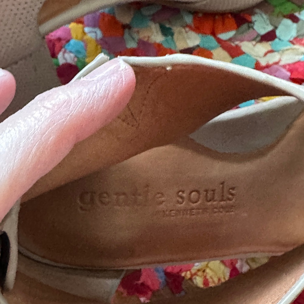 Gentle Souls Kenneth Cole Sandal Heels Size 9M Beige Leather Charlene 2 - Picture 12 of 13